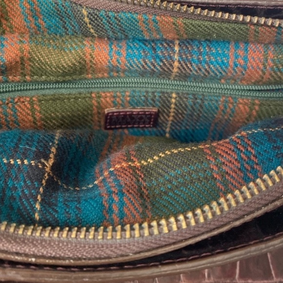 Vintage Brown Leather ( embossed like Crocodile ) Handbag with Plaid Interior - Picture 10 of 12